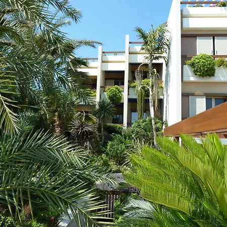 Aparthotel Bay 3*